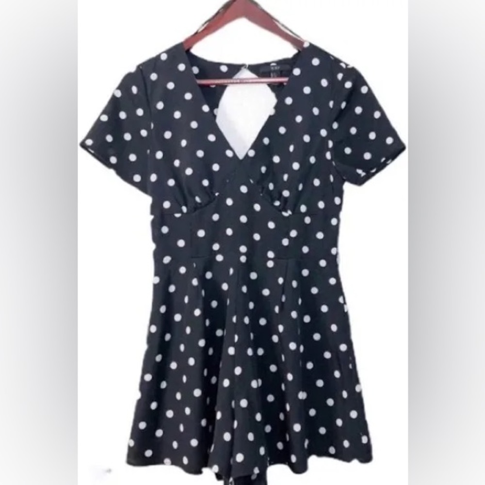 Forever 21 Black and White Romper sz. Lg NEVER WORN